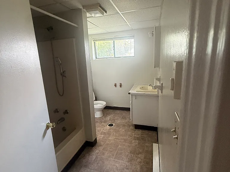 921 Union St #2A — Photo 9