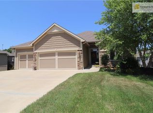 1108 NW 109th St, Kansas City, MO 64155