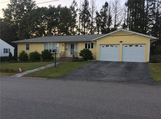 27 Superior View Blvd, North Providence, RI 02911