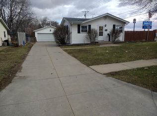 309 9th Ave, Hiawatha, IA 52233