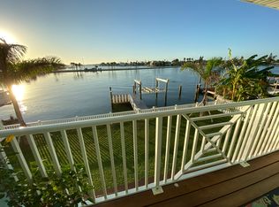16120 4th St E, Redington Beach, FL 33708