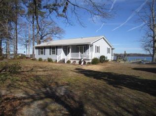 11999 Roane Ave, Gloucester, VA 23061