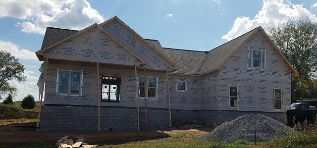 2nd image of 1827 Lochlann Dr