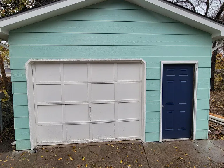 1047 N Coolidge Ave — Photo 6