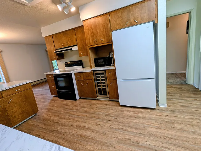 2575 Yew Street Rd — Photo 12