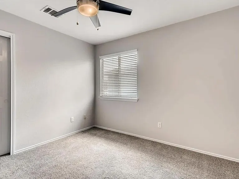 9407 Rowlands Sayle Rd — Photo 9