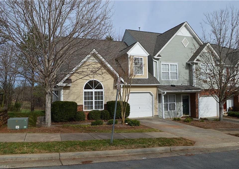 1st image of 3347 Victoria Park Ln