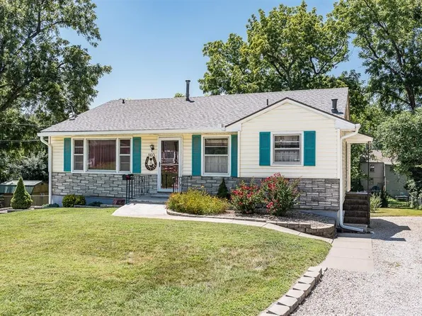 160 Cornell Ave, Bonner Springs, KS 66012