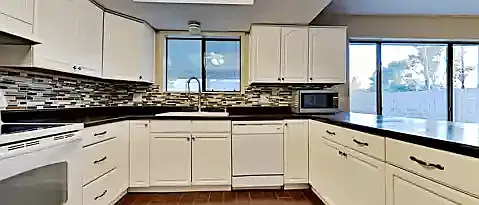 855 E Viola St — Photo 17