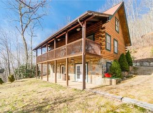 719 Parkway Dr, Maggie Valley, NC 28751