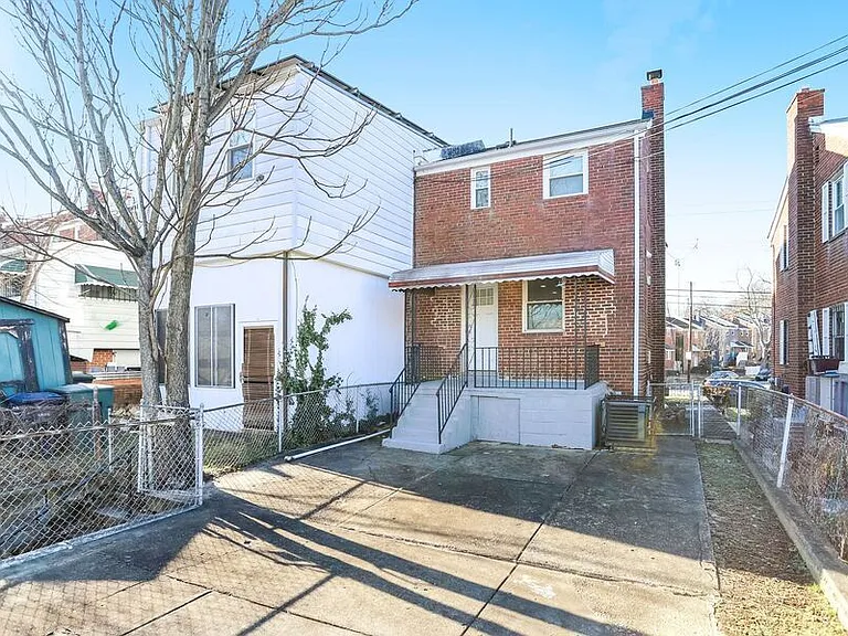 812 Burns St SE — Photo 41