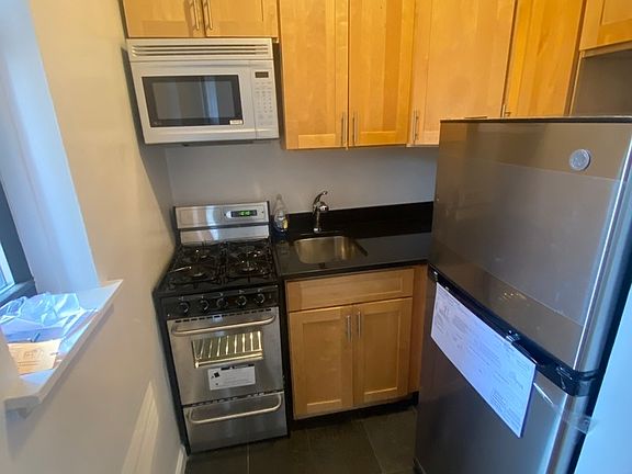 2nd image of 354 E 83rd St APT 4B