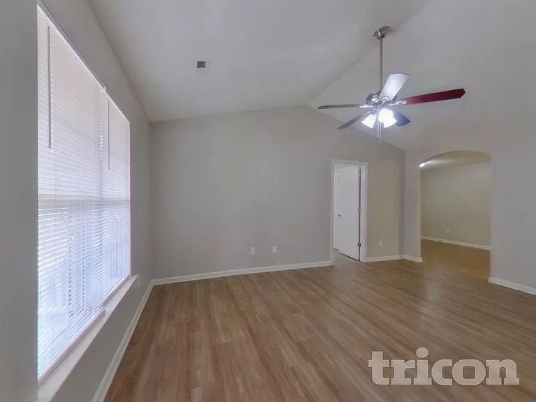 7112 Windsong Way — Photo 2