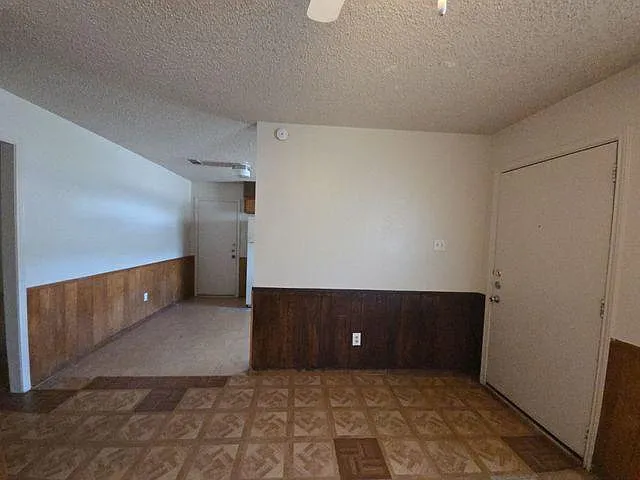 1201 Charisse St — Photo 3