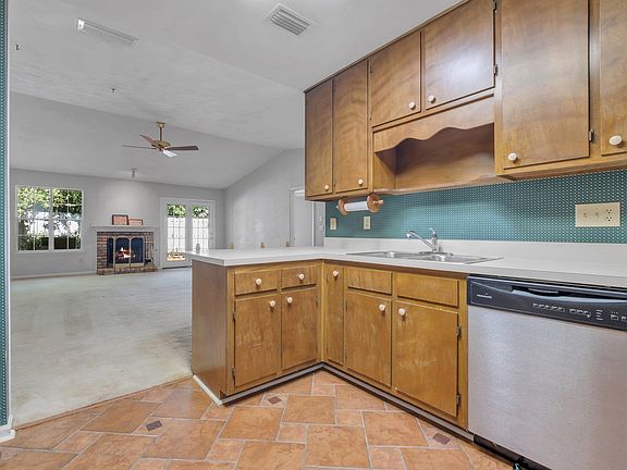 4th image of 3109 Brockton Way