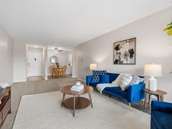 2730 Dale St N #D214, Roseville, MN 55113