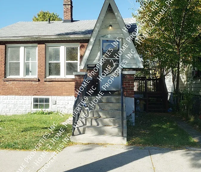 3674 King St — Photo 2