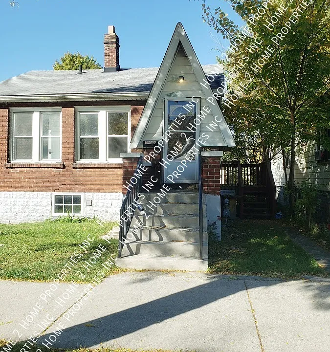 3674 King St
