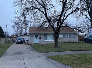 25428 Miracle Dr, Madison Heights, MI 48071