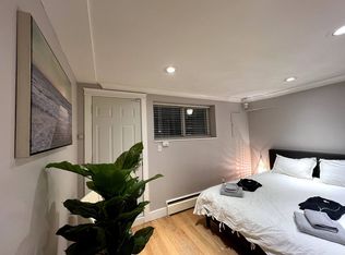 440 Newlands Rd #2, West Vancouver, BC V7T1W1
