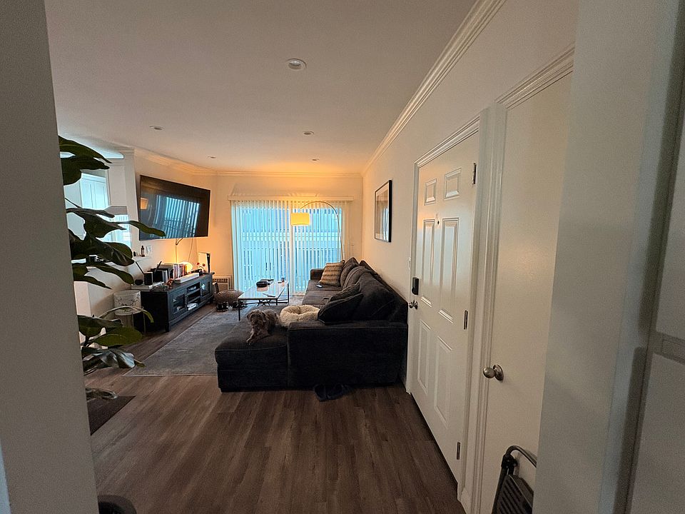 2nd image of 655 N Hayworth Ave APT 207