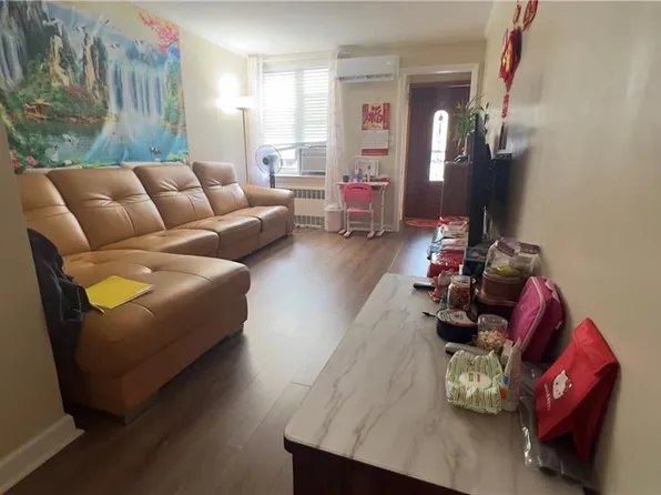 1853 West 4th Street image 2 of 12