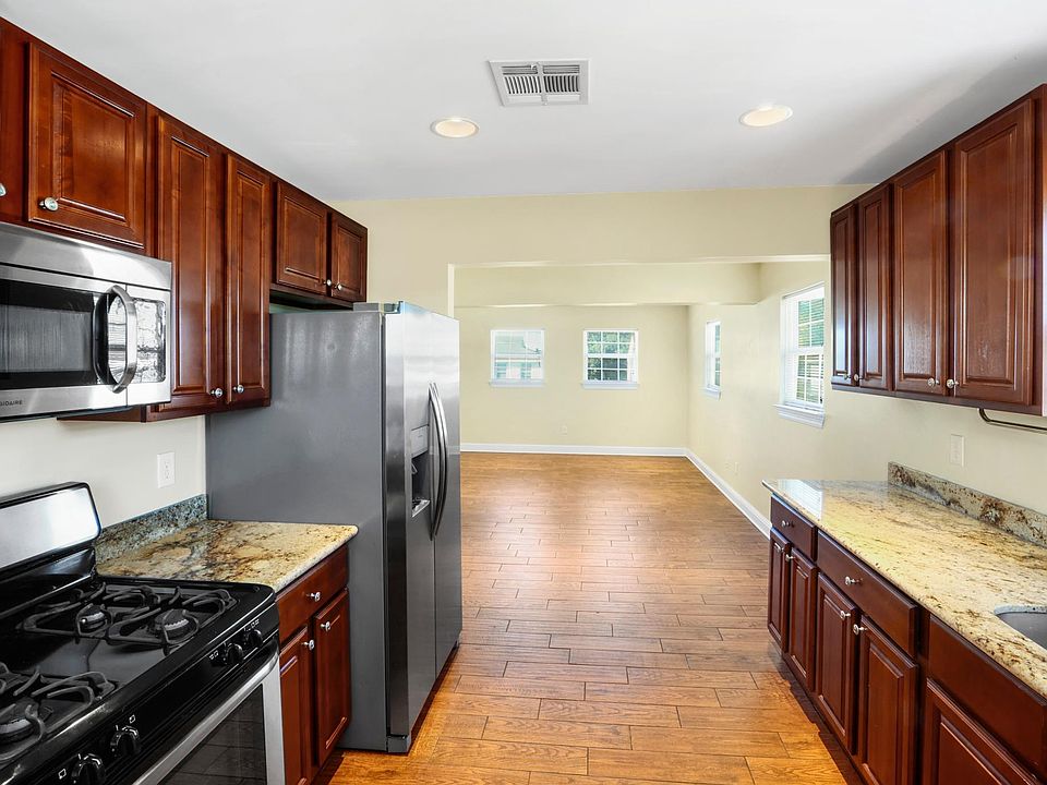 Kitchen / Living Room