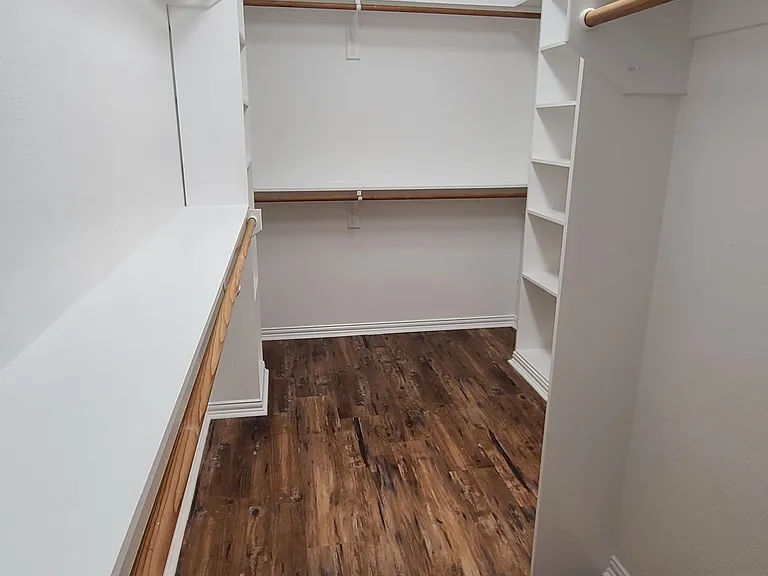505 Jessie St — Photo 17
