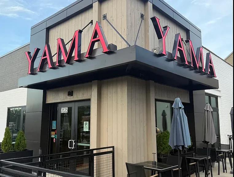 Walkable to many restaurants: Yama Sushi