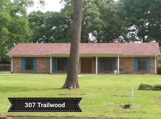 307 Trailwood Dr, Crockett, TX