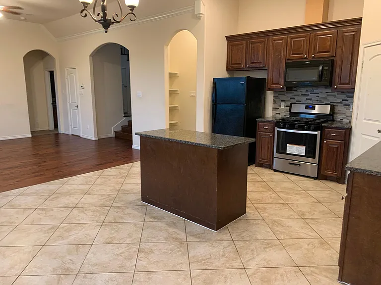 2361 Novin Dr — Photo 5