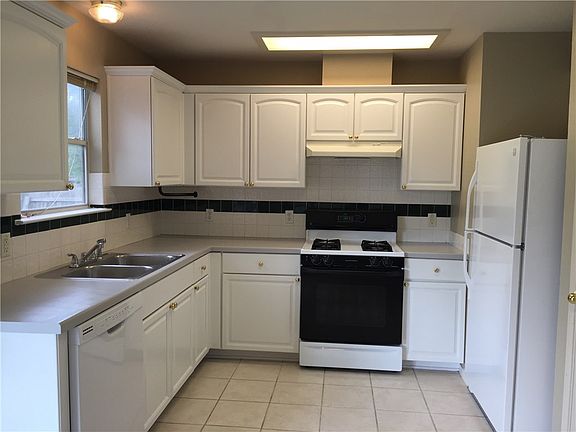 5th image of 8313 Osborne Dr