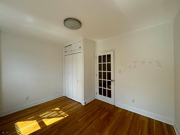 5th image of 328 E 9th St APT 17