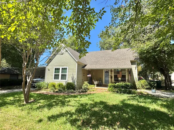 229 E Tennie St, Gainesville, TX 76240