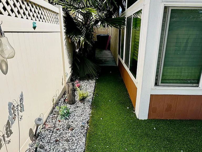 Alencon Dr — Photo 17