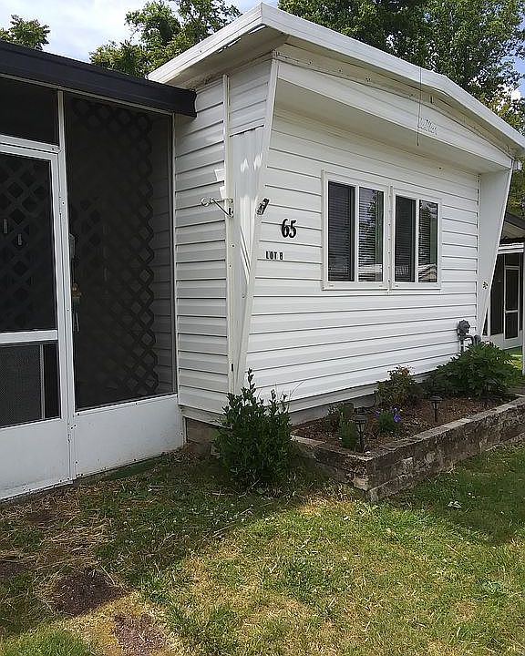 1st image of 65 Ironwood Dr #8