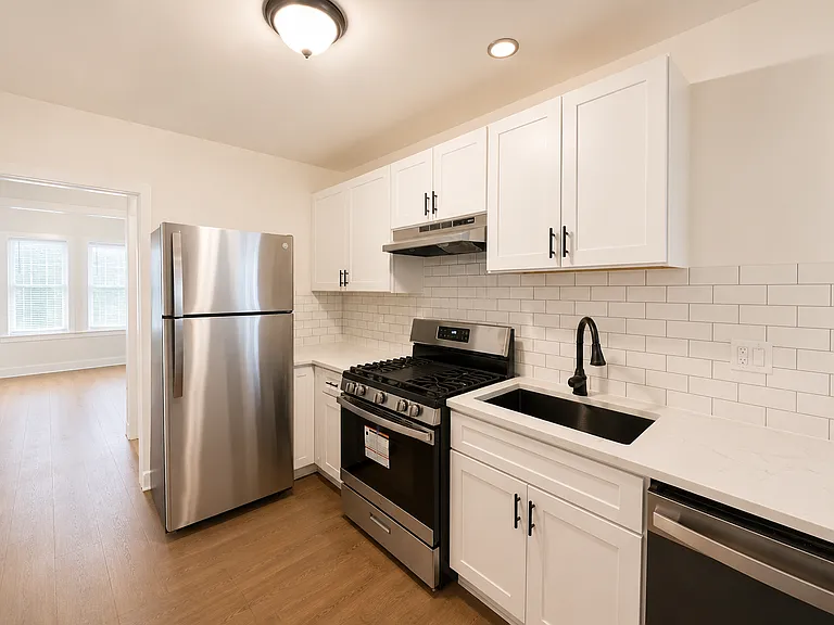 7418 N Ashland Blvd #2 — Photo 1