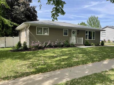 1025 3rd Ave NE, Waverly, IA, 50677