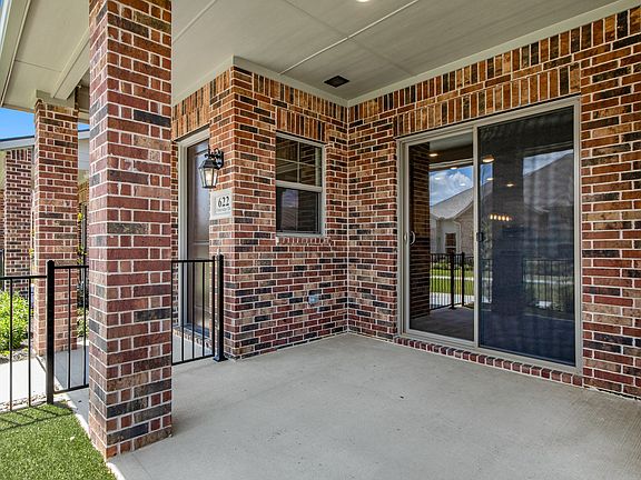 5th image of 622 Oakridge Dr