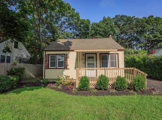 5 Hounslow Rd, Shirley, NY 11967