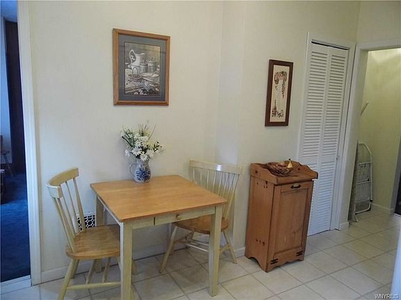 4th image of 27 Edgewood Ave