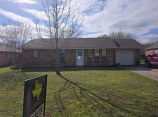 1812 Oak Hill Dr, Corinth, TX 76210