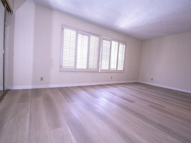 848 W Huntington Dr #28 — Photo 37