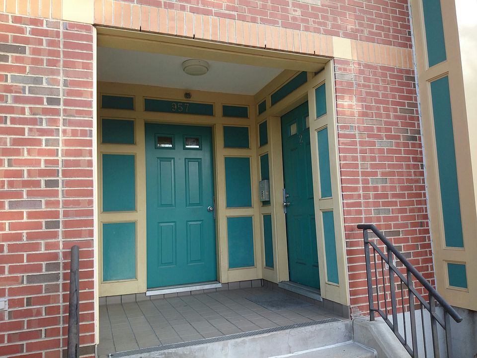2nd image of 957 Tremont St APT 4