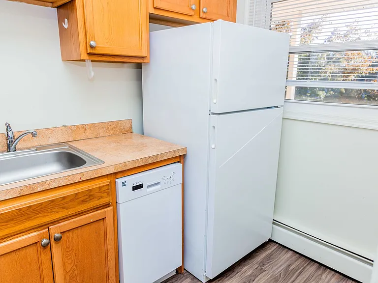 Gardenwood Apartments — Photo 26
