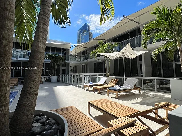 1100 Biscayne Blvd #4103 — Photo 25