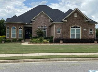 124 Forest Ridge Dr, Huntsville, AL 35806