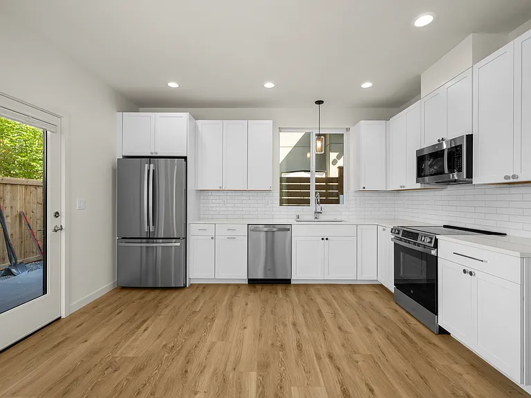 12227 Dayton Ave N #B — Photo 4