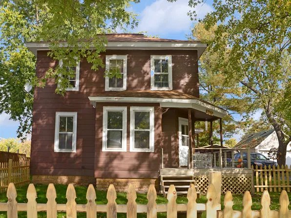 165 W Lincoln St, Seneca, IL 61360