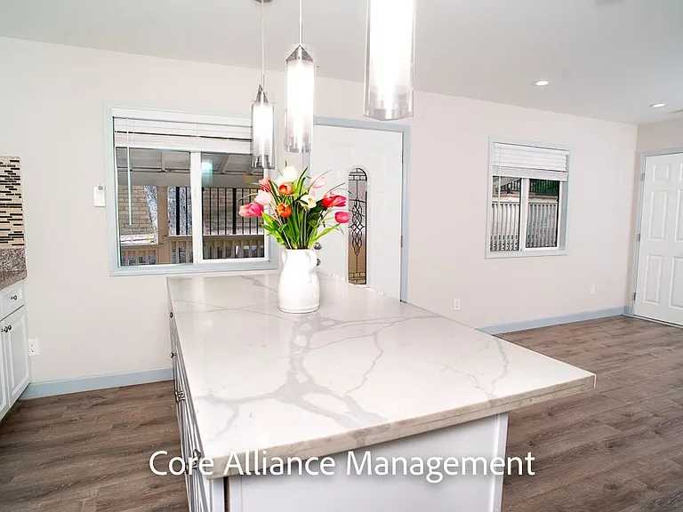 9413 Farralone Ave — Photo 4